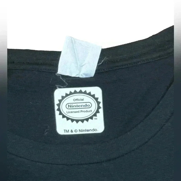Nintendo NES Controller T-Shirt - Picture 3 of 4